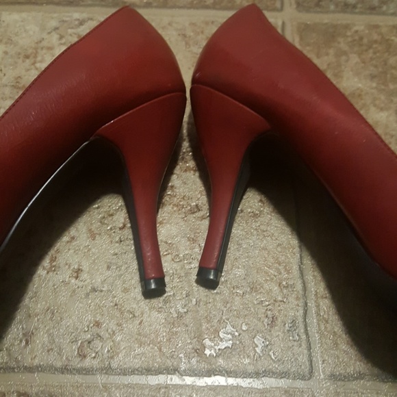 "Rampage" Wine Red Heels - Picture 3 of 3